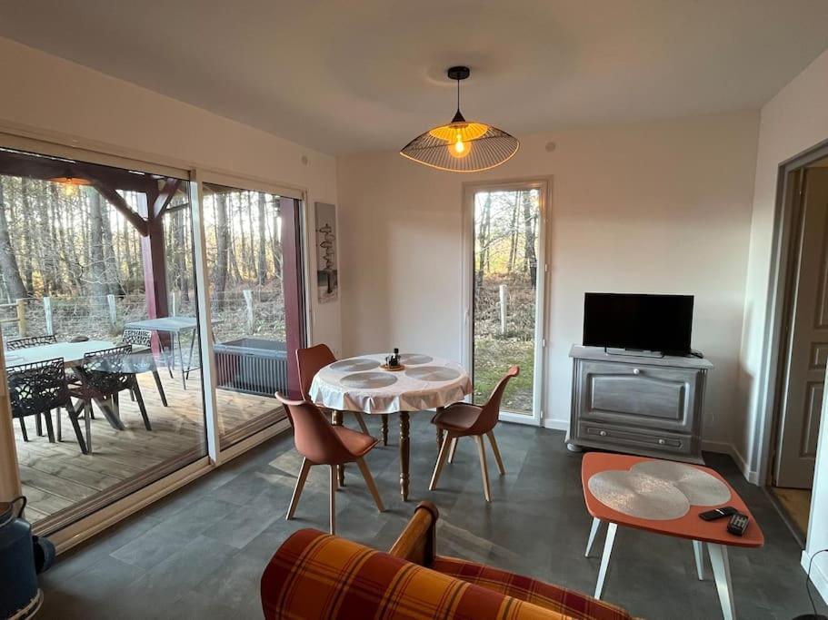 Maison Neuve 3 Etoiles Les Logis Du Lac Сангине Екстериор снимка