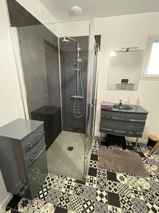 Maison Neuve 3 Etoiles Les Logis Du Lac Сангине Екстериор снимка
